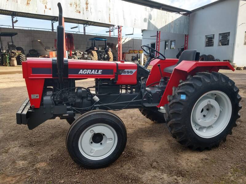 TRATOR AGRALE 4200 (DIE-2488) ANO 1984 - VENDIDO